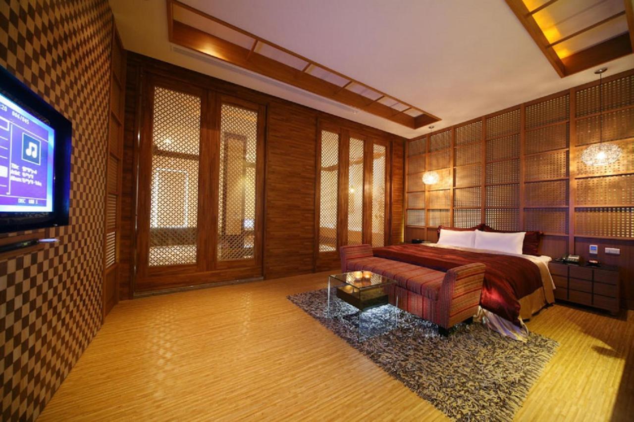 Hua Mu Lan Hotel Shalu ภายนอก รูปภาพ
