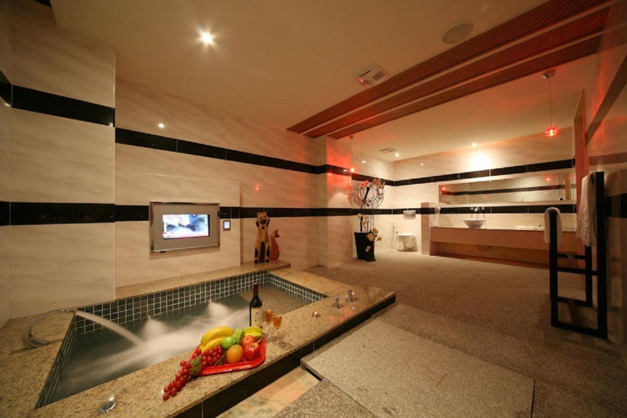 Hua Mu Lan Hotel Shalu ภายนอก รูปภาพ