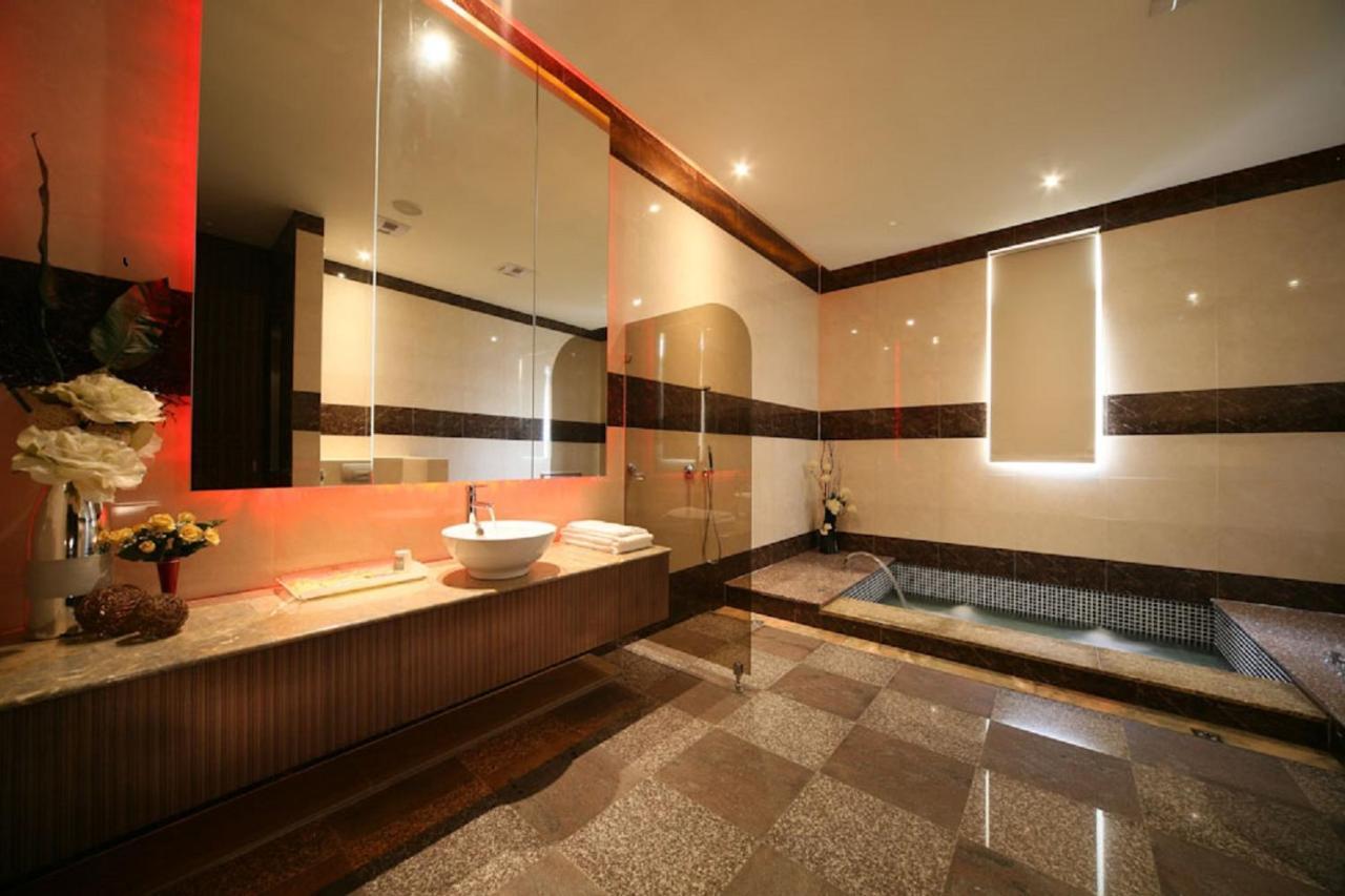 Hua Mu Lan Hotel Shalu ภายนอก รูปภาพ